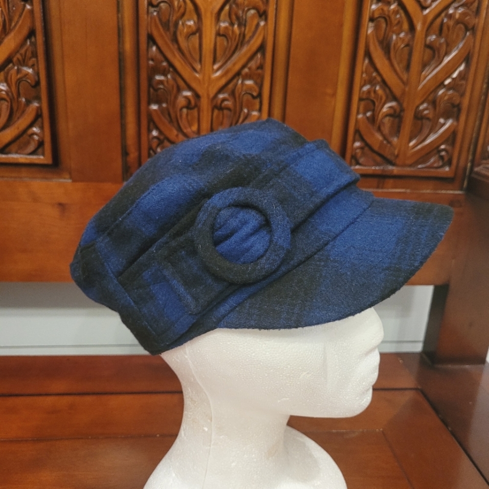 NWOT D&Y Cabbie Hat